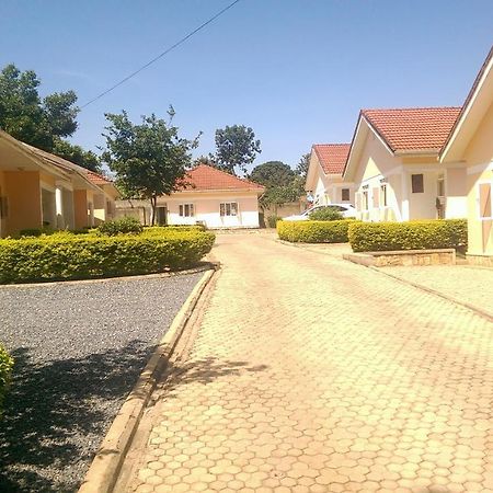 Corinya Serviced Apartments Entebbe Zewnętrze zdjęcie